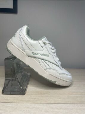 Reebok Leather Chalk White w/ Mint Green BB 4000 II | Women’s Size 6.5